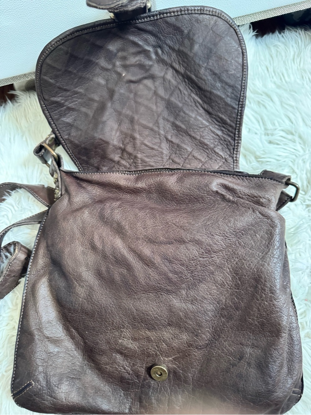 Civico 93 Woven Distressed Leather Crossbody Bag in Dark Brown - Picture 4 of 9